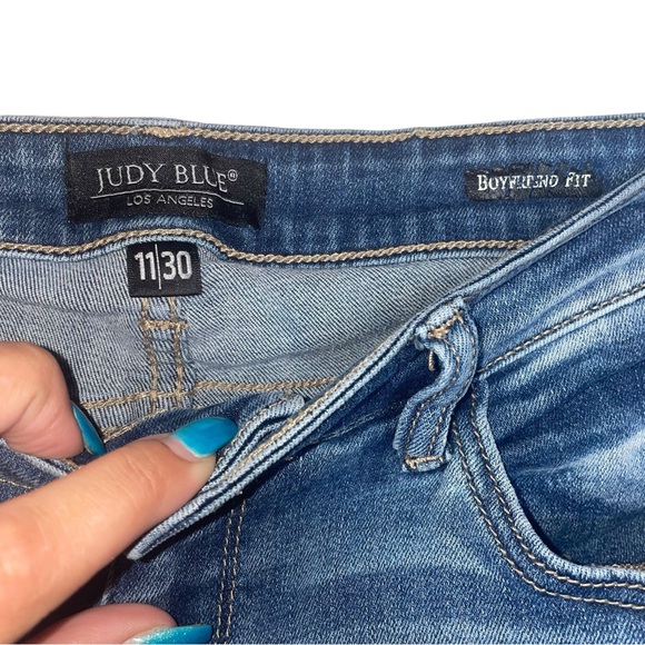 JUDY BLUE Boyfriend Fit Jeans Mid Rise Stretch Distressed JB8275MD Size 11/30 - Picture 14 of 16